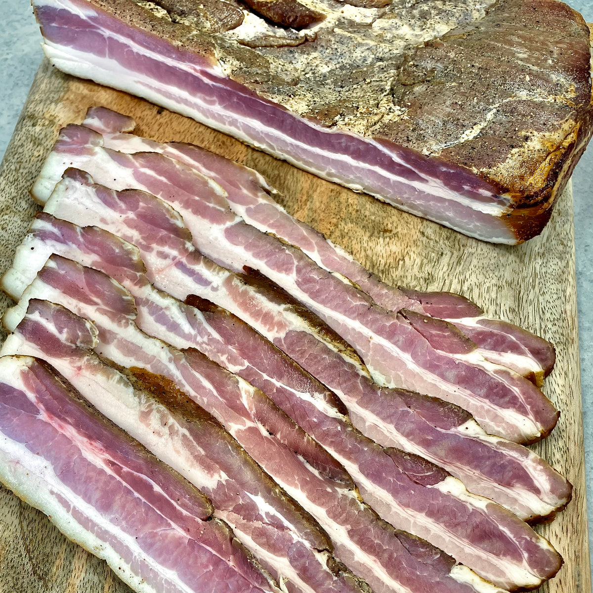 Köttbutikens egenrökta bacon – hantverksmässigt rökt 1,5 kg